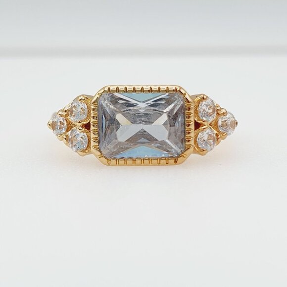 🎀  18K Gold Plated Rectangle Shaped 3A CZ Women Ring, FB16FA1036 - Picture 7 of 7